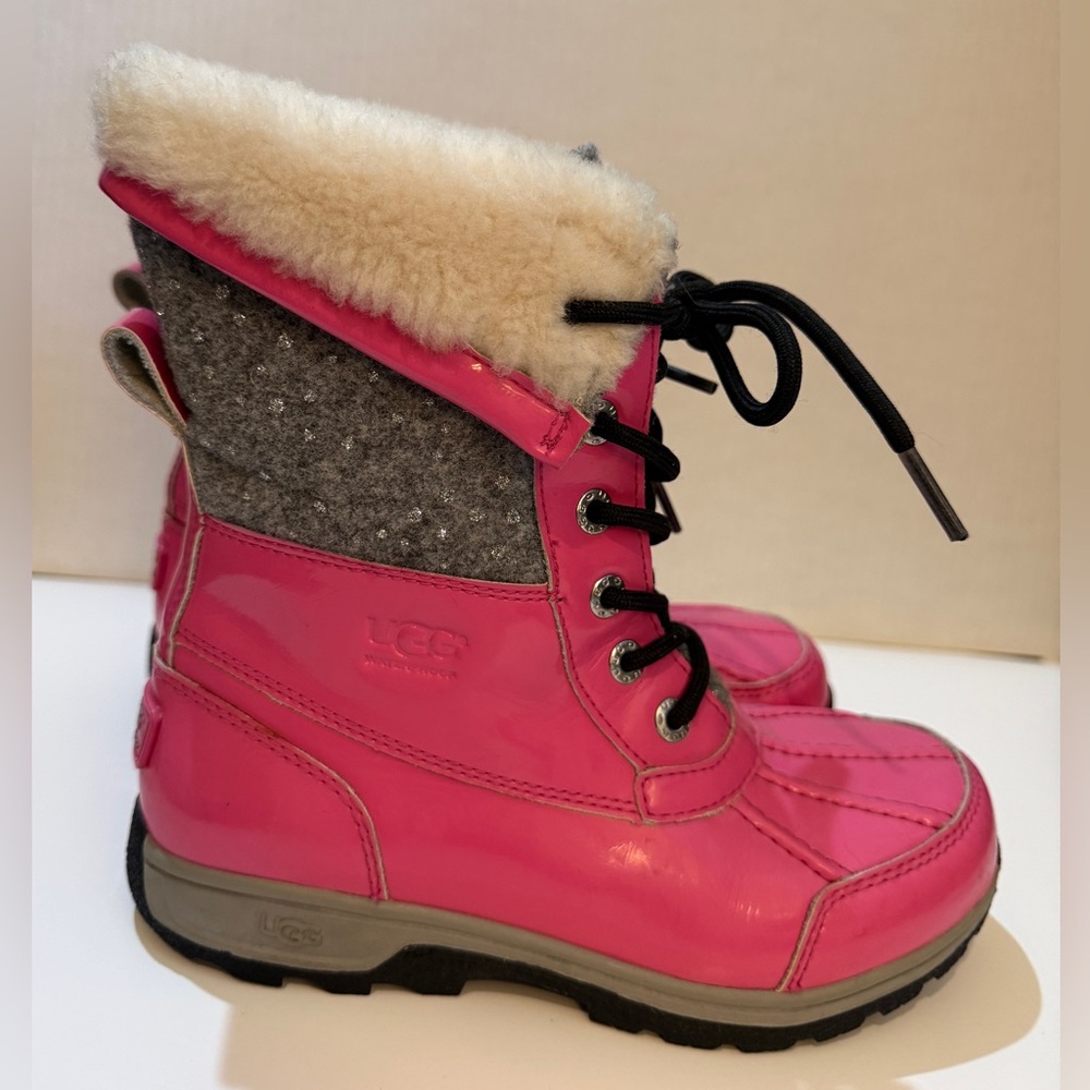 UGG Butte Pink Patent Sparkle Boots  size 3